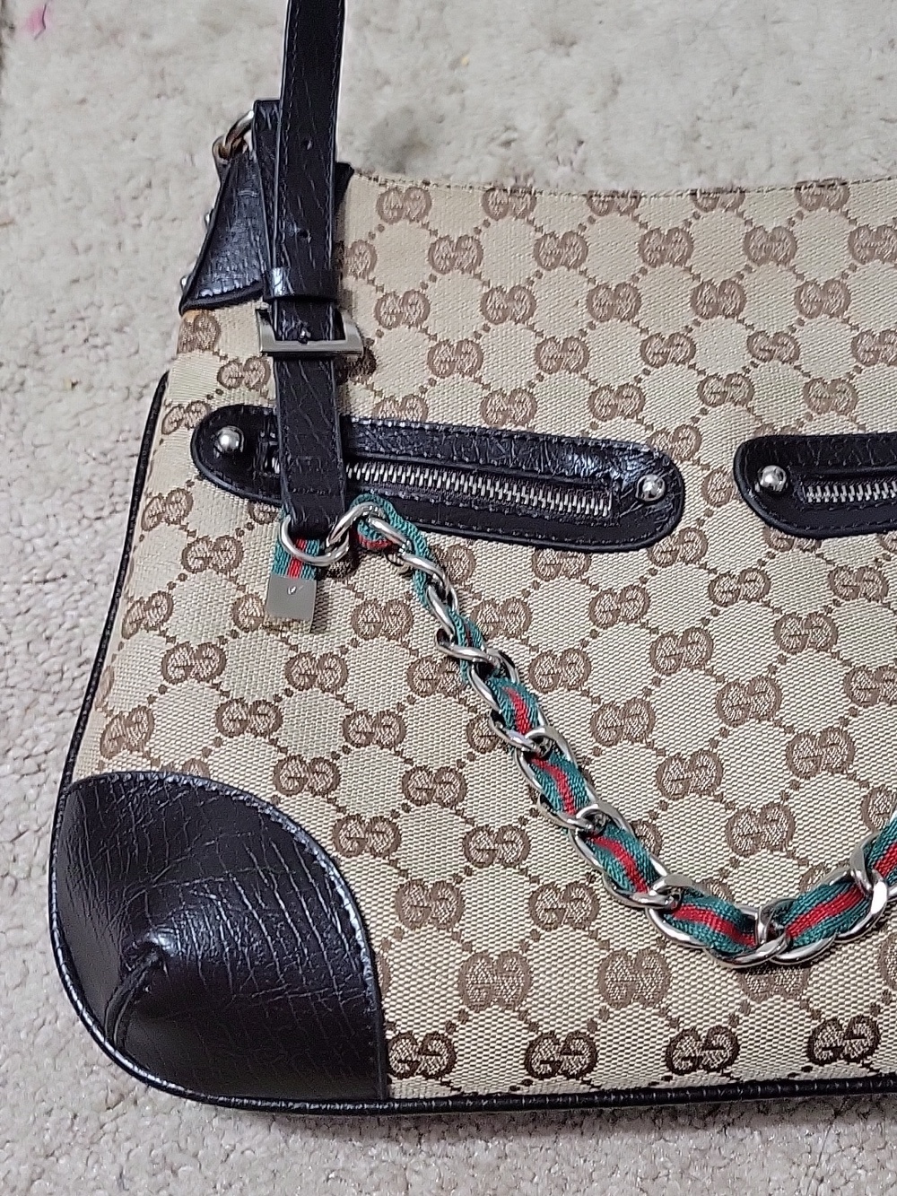 Gucci Beige GG Canvas Shoulder Bag with Brown Leather and Red-Green Chain - Picture 3 of 10